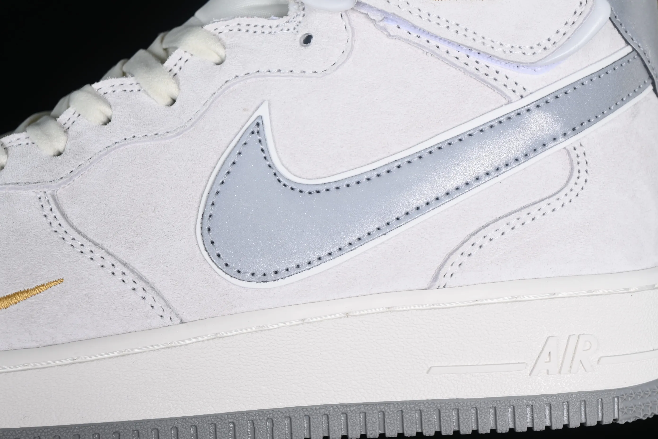 All categories Nk Air Force 1 Air Force series Nk Air Force 1 Mid Air Force mid-top Nk Air Force 1'07 Mid small hook gray suede Air Force One mid-top casual sneakers KG3031-012